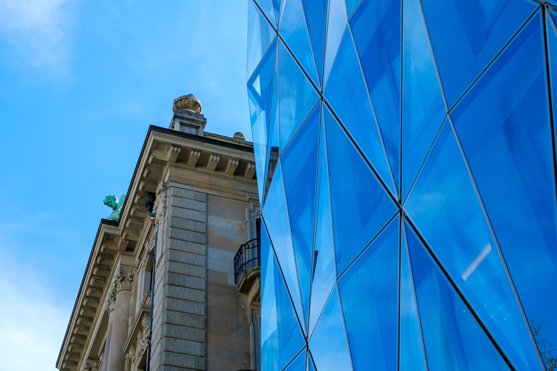 Multi-bank · independent advisory